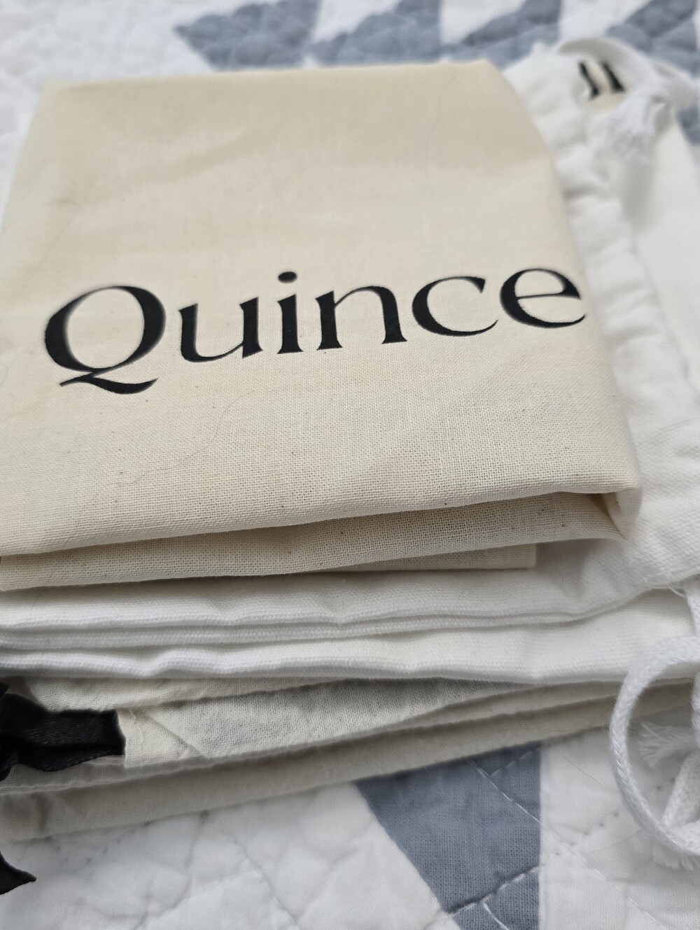Lot of 4 Quince Dust Bags Varying Sizes